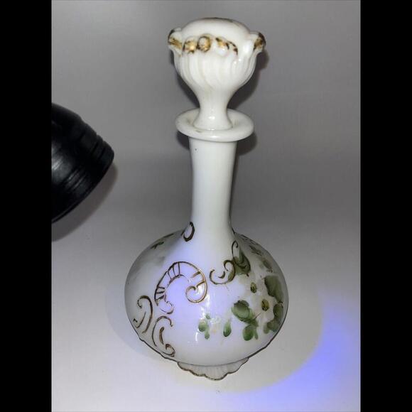 1800s EAPG Antique Dithridge & Co. Fluorite Milk Glass Bottle 10" Decanter - Picture 9 of 9